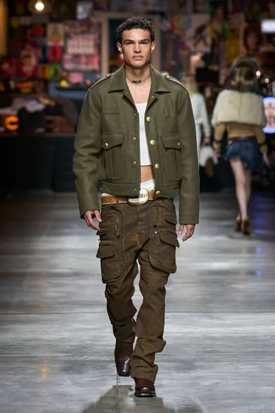 Look 38
